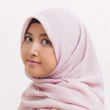 Maryam S. - Freelance Graphic Designer