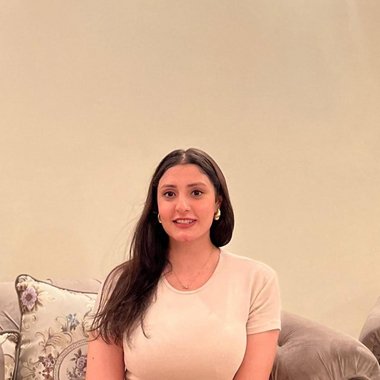 Aleena R. - Freelance Pitch Deck Designer