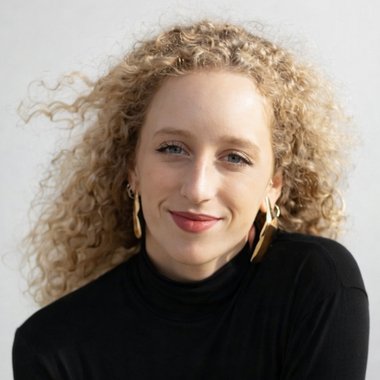 Alice V. - Freelance Designer