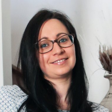 Tamara P. - Freelance Graphic Designer