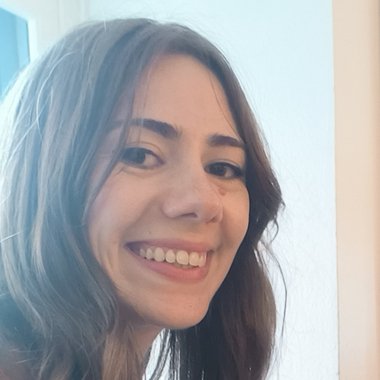 Domitille C. - Freelance Voiceover Artist