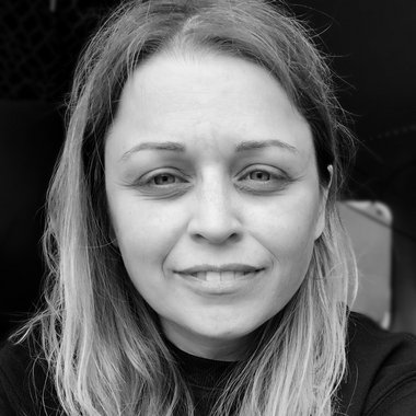 Chiara S. - Freelance Logo Designer