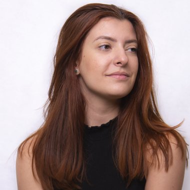 Marcela C. - Freelance Graphic Designer