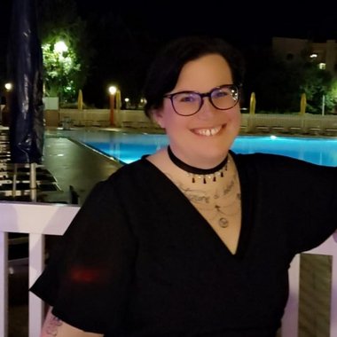 Pamela V. - Freelance Social Media Manager