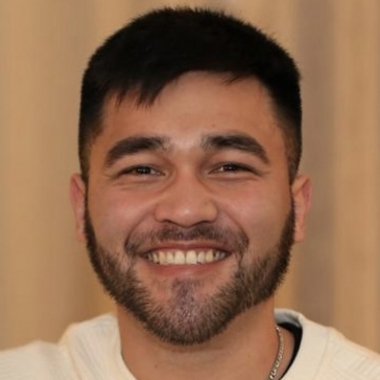 Uriel Y. - Freelance Growth Marketer