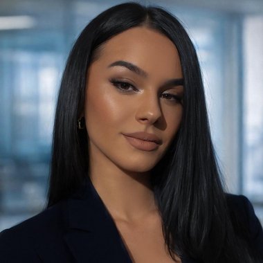 Majda K. - Freelance Web Developer