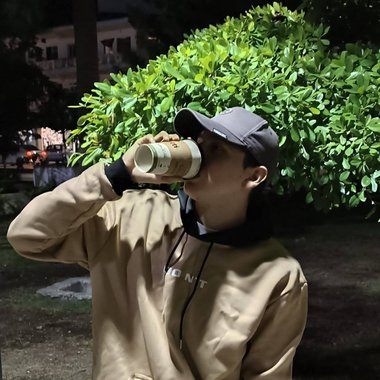 Jose L. - Freelance Brand Designer