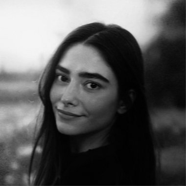 Brooke L. - Freelance Graphic Designer