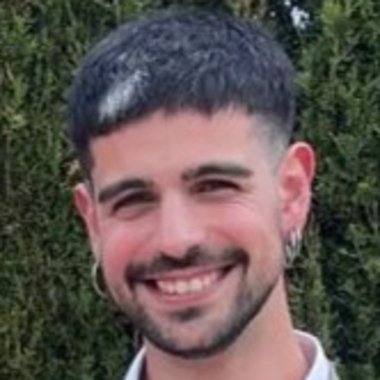Víctor J. - Freelance Designer