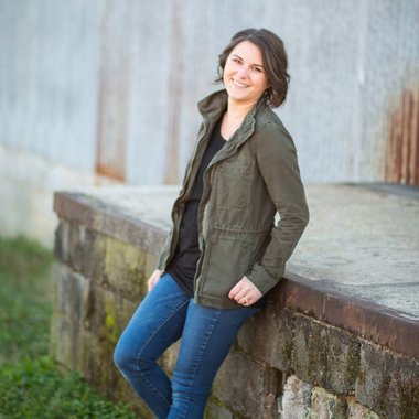 Tami C. - Freelance Graphic Designer