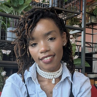 Lizzy G. - Freelance Content Producer