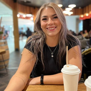 Nic’s N. - Freelance Graphic Designer