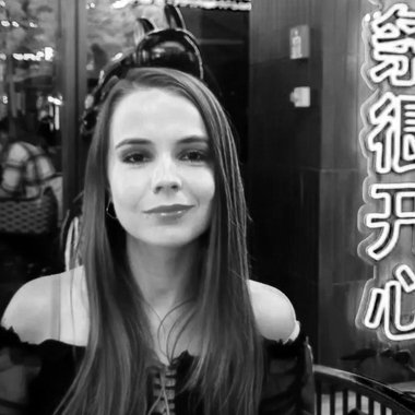 Elena I. - Freelance Graphic Designer