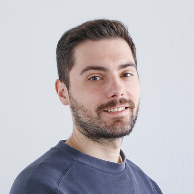 Florent - Freelance Graphic Designer