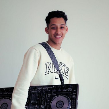 Ilyas B. - Freelance Dj