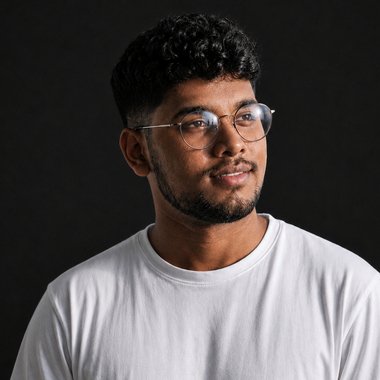 Mohamed L. - Freelance Graphic Designer