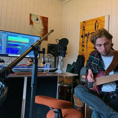 Theis H. - Freelance Audio Engineer