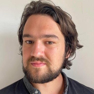 Ernst L. - Freelance Content Creator