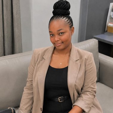 Peace K. - Freelance Community Manager