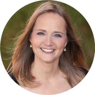 Michele N. - Freelance Presentation Designer