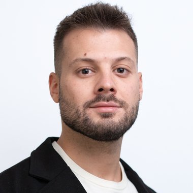 Leonardo (. - Freelance App Developer