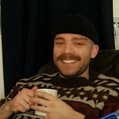 Ellis E. - Freelance AI Prompt Engineer