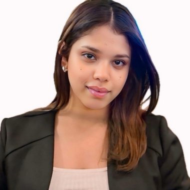 Azra N. - Freelance Social Media Freelancer