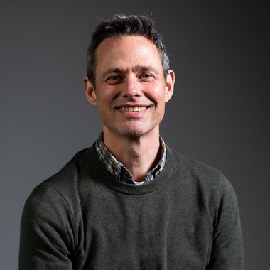 Martyn W. - Freelance Presentation Designer