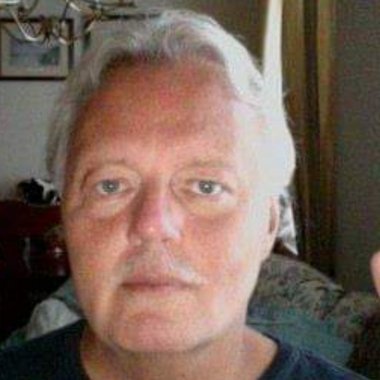 Bob E. - Freelance Designer