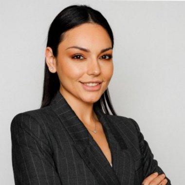 Rafaela - Freelance Packaging Designer