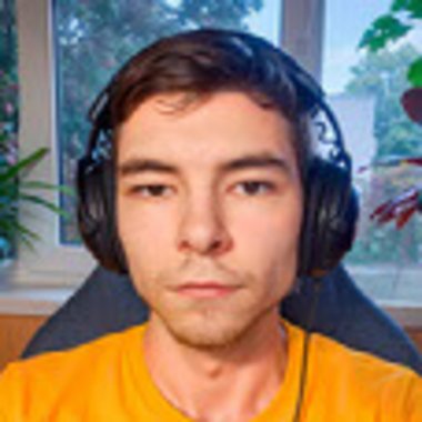 Maksym - Freelance Graphic Designer