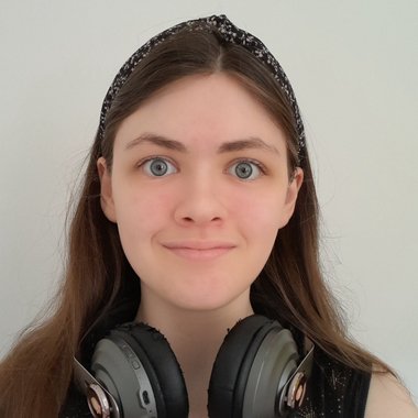 Abigail M. - Freelance Singer