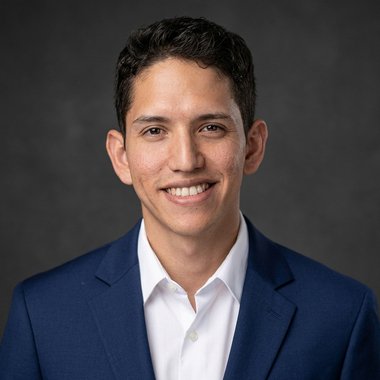 Ramon R. - Freelance Social Media Manager