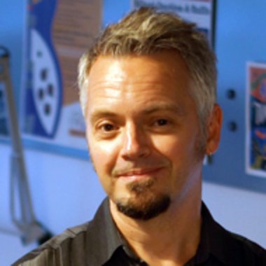 Robert P. - Freelance Graphic Designer