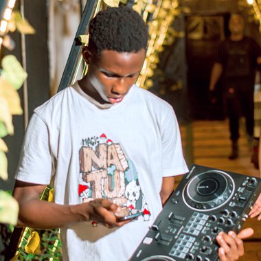 DJ-VERIFIED - Freelance Dj