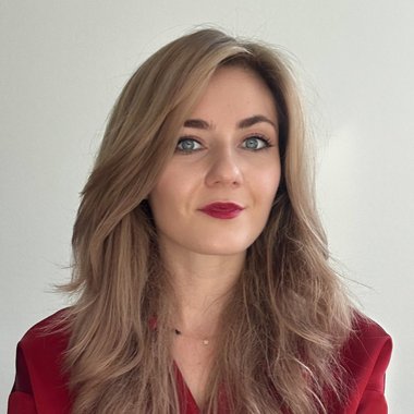 Sylwia M. - Freelance Designer