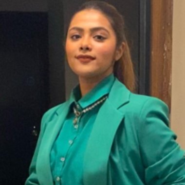 Akanksha Y. - Freelance Stylist