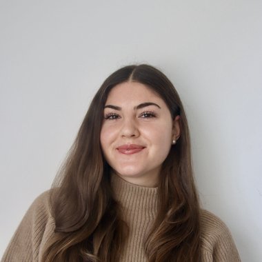 Amélie-Sophie S. - Freelance Presentation Designer