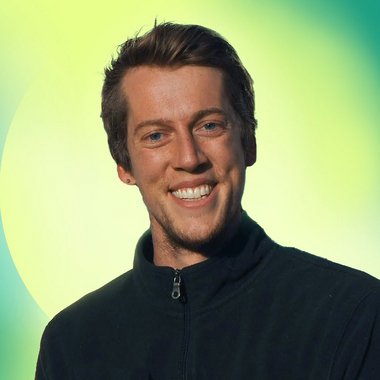 Derek F. - Freelance Graphic Designer