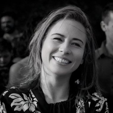 Yolandi V. - Freelance Content Producer