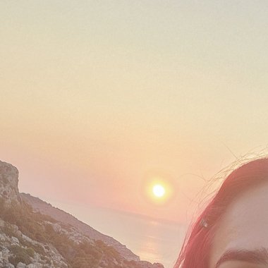 Brenda V. - Freelance Content Creator