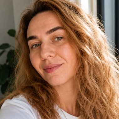 Erika W. - Freelance Designer