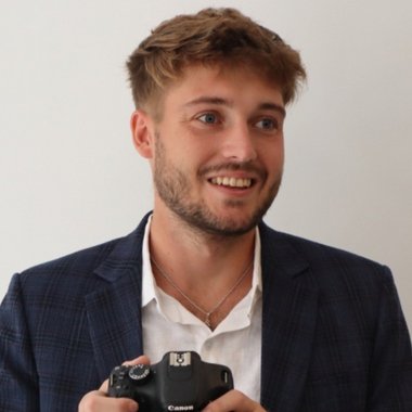 Fraser B. - Freelance Video Editor