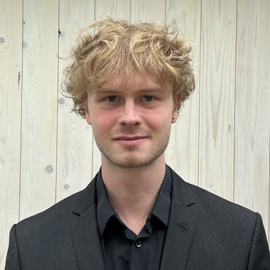 Naoise M. - Freelance Mixing Engineer