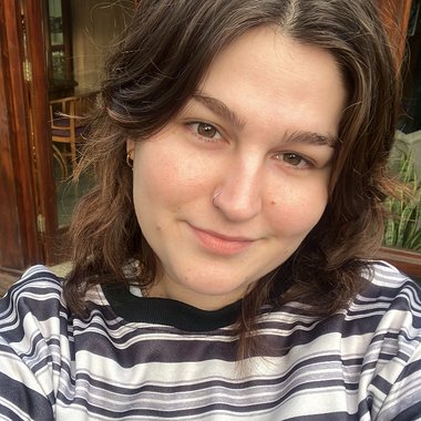 Martina - Freelance Background Designer