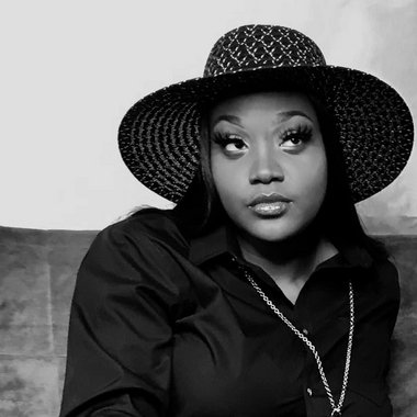 Moneque E. - Freelance Graphic Designer