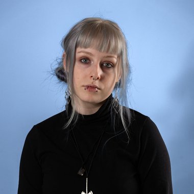 SHAYENNE I. - Freelance Graphic Designer