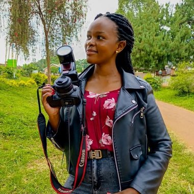 TOPAZ D. - Freelance Video Editor