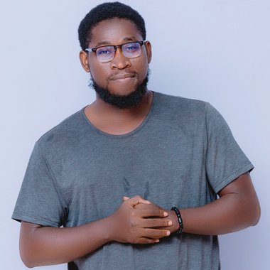 ABOUBACAR T. - Freelance Graphic Designer