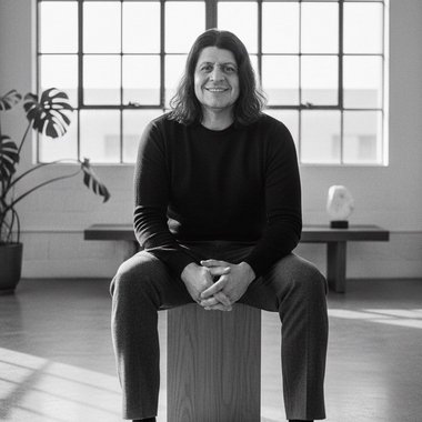 Marcelo L. - Freelance Graphic Designer